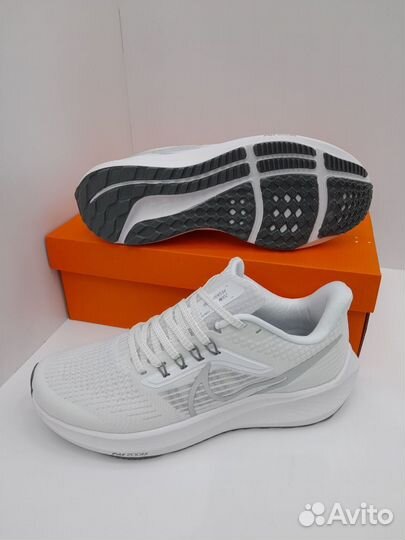 Кроссовки Nike Pegasus мужские белые