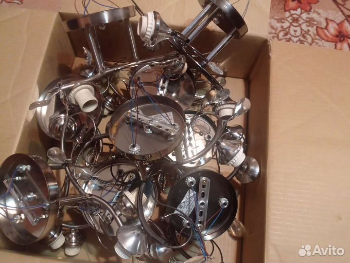 Люстры новые