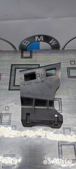 Правый кронштейн омывателя Mercedes W164, GL164