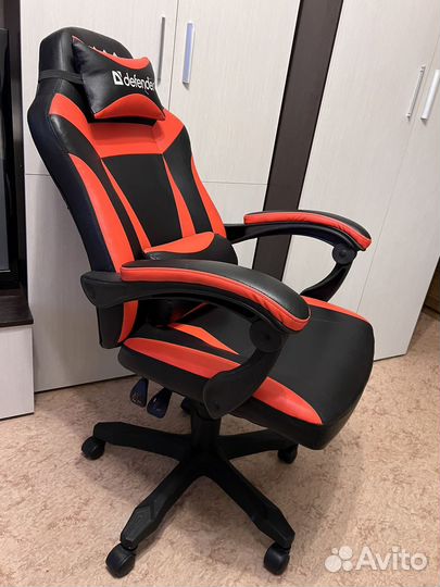 Игровое компьютерное кресло defender black-red