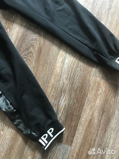 Костюм спортивный