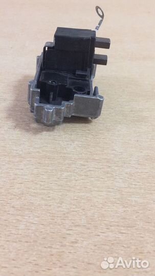 Регулятор напряжения генератора Шевроле Нива