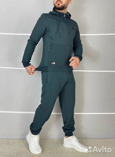 Спортивный костюм adidas