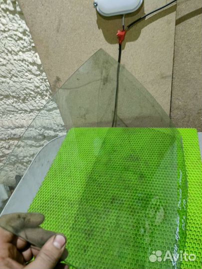 Стекло skoda Octavia tour заднее правое