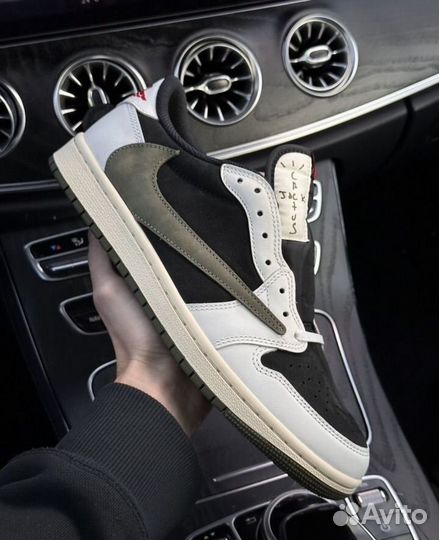 Nike air jordan 1 travis scott low