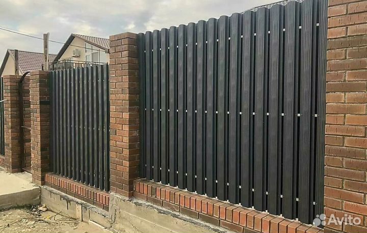Забор из евроштакетника ,ворота, калитки под ключ