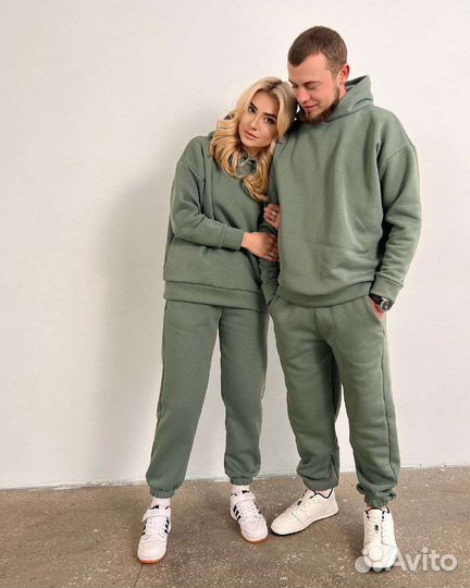 Парные спортивные костюмы