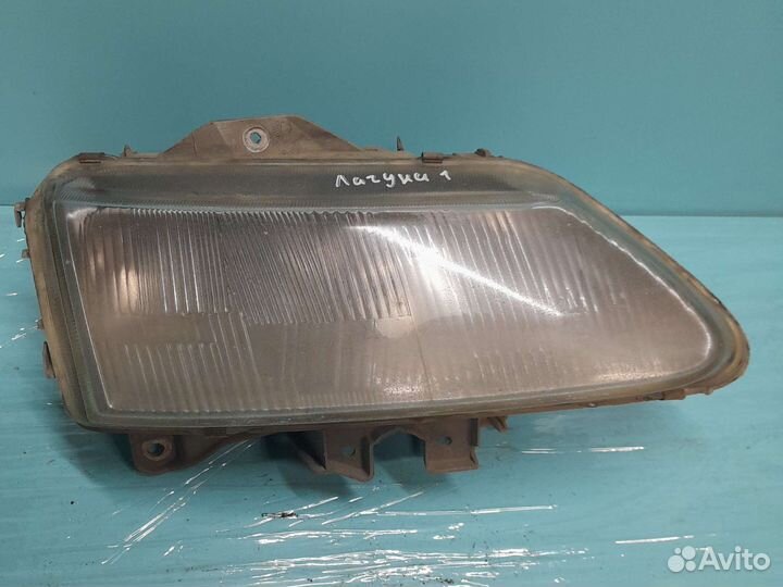 Правая фара Renault laguna 1