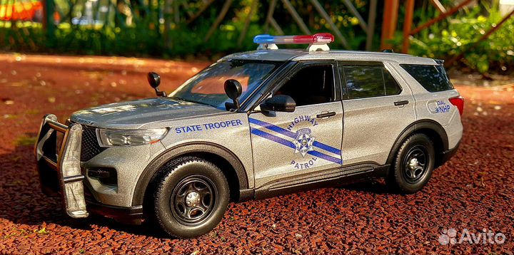 Ford police interceptor utility 1/24