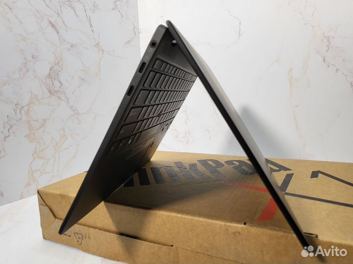 ThinkPad X1 Nano i7-1180G7/16GB512GB/Intel Iris 2k