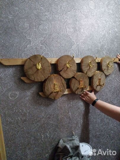 Вешалка деревянная