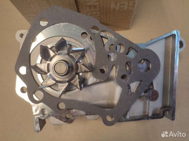 Насос водяной помпа Рено к4м