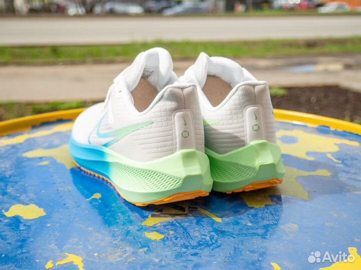 Кроссовки женские Nike Air Zoom