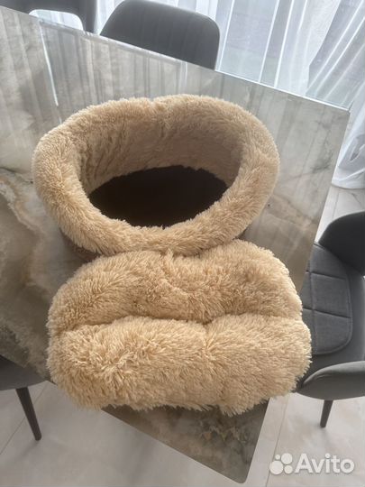 Лежанка для кошек новая