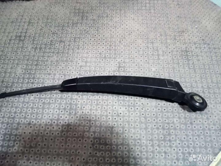 Поводок задний Volkswagen Touareg 1