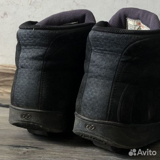 Кроссовки на колёсах heelys