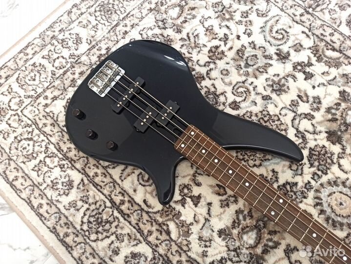 Yamaha 170 black bass