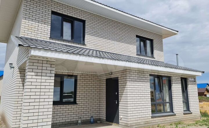 Коттедж 136 м² на участке 8 сот.