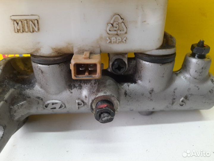 Главный тормозной цилиндр Hyundai Elantra седан