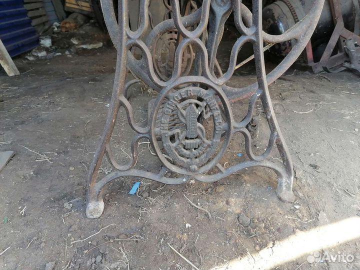 Швейная машина singer со станиной