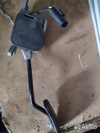 Педаль газа