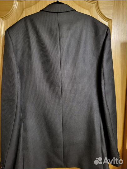 Костюм мужской деловой