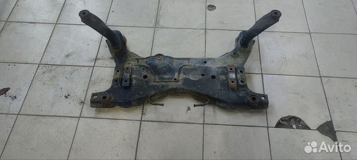 Подрамник передний Mazda 3