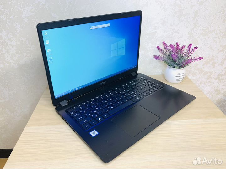 Свежий, мощный ноутбук (SSD/i3/8 гб)