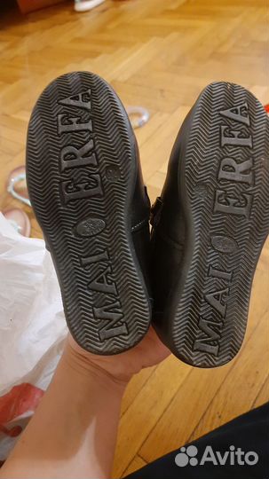 Обув для мальчика новые