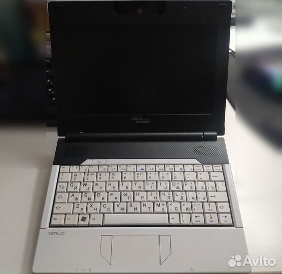 Ноутбук Fujitsu-Siemens Amilo Mini Ui 3520