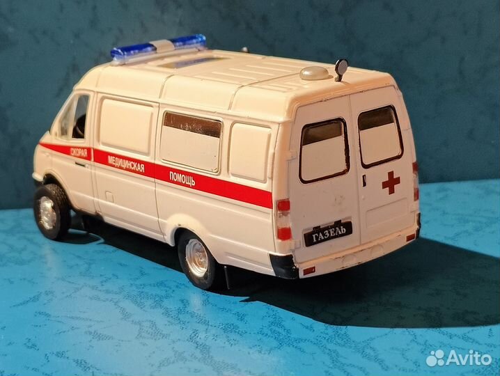 Модель автомобиля газ - 32214 Газель 1/43