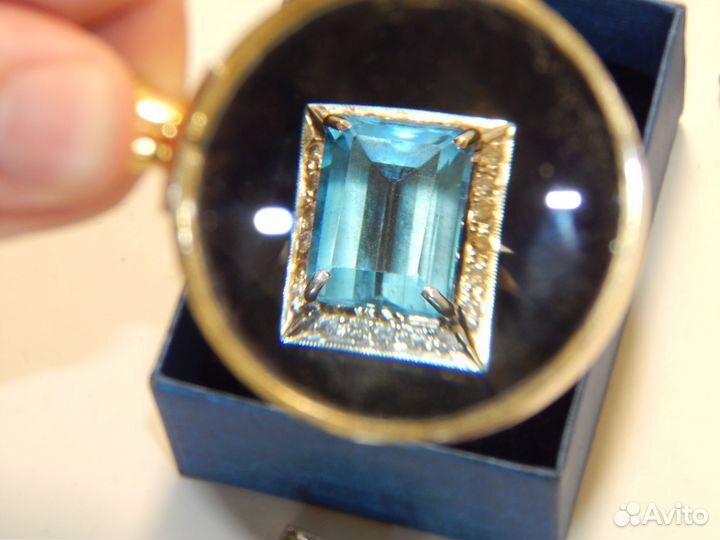 Гарнитур с топазами