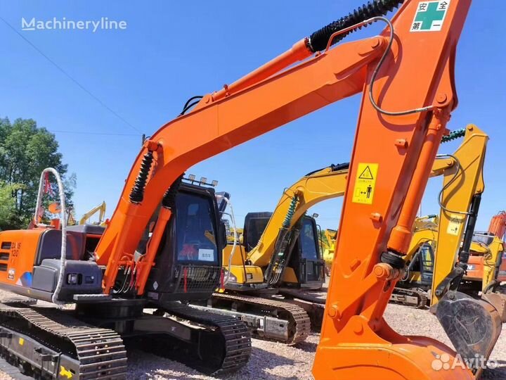 Гусеничный экскаватор Hitachi ZX120, 2018