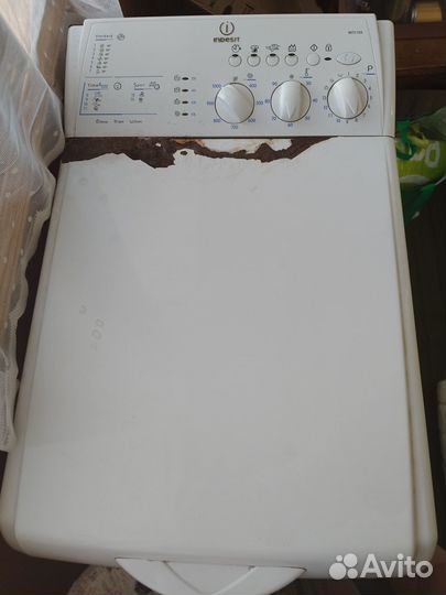 Стиральная машина Indesit с вертикальной загрузкой