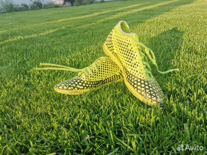 Футбольные бутсы