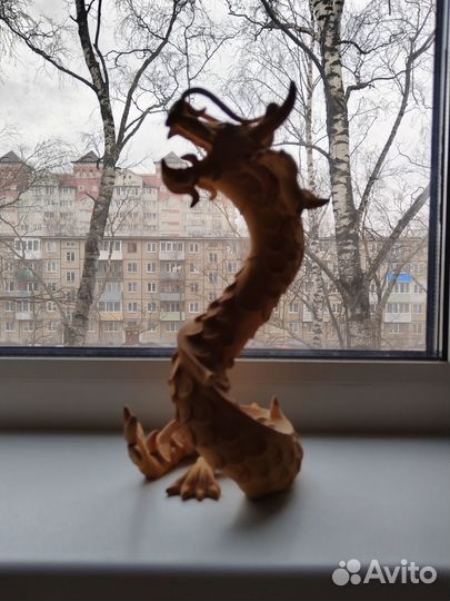 Фигурка дракона