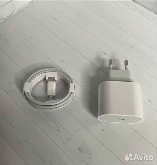 Быстрая зарядка для iPhone 20w + кабель