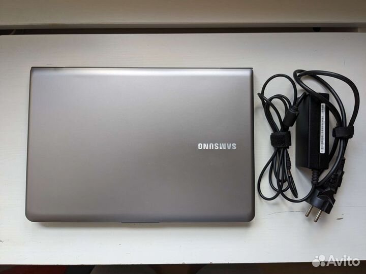 Ноутбук Samsung 530U3C