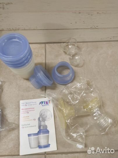 Молокоотсос Avent Isis ручной с контейнерами