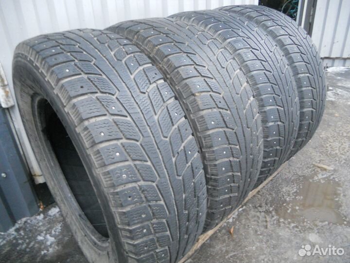 Michelin Latitude X-Ice North 215/70 R16 100Q
