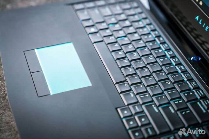 Dell Alienware 15 R3 игровой GTX 1070. i7