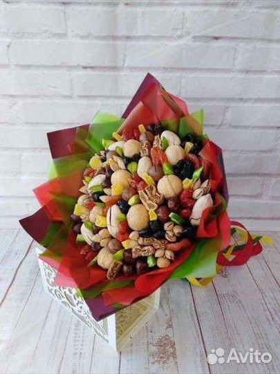 Букет из сухофруктов и орехов