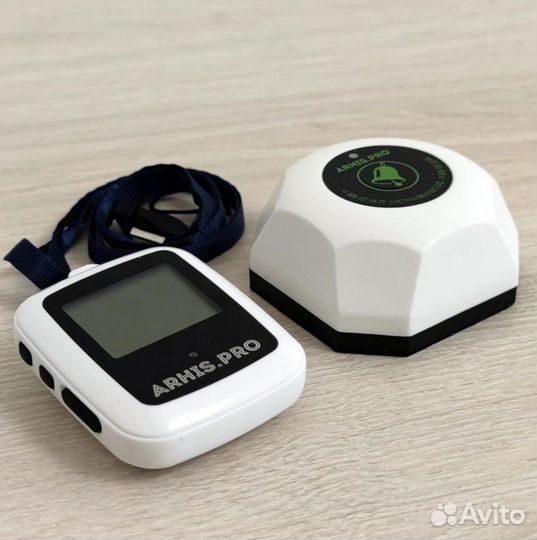 Кнопка вызова персонала к больному и часы пейджер