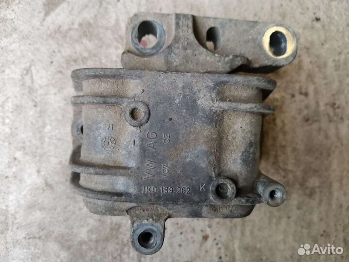 Опора двигателя VAG 1K0199262K