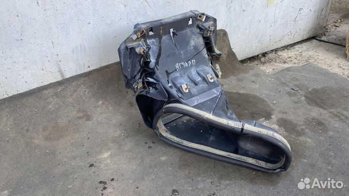 Воздуховод правый доп радиатора Jaguar XF