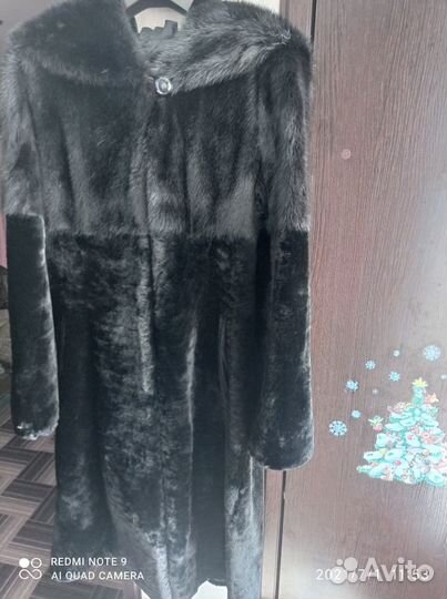 Шуба мутоновая с капюшоном