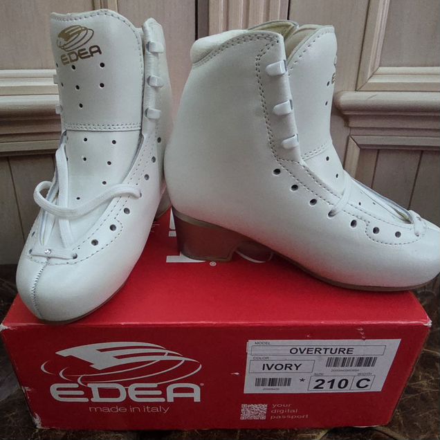 Продам фигурные ботинки Еdea Overture 210C