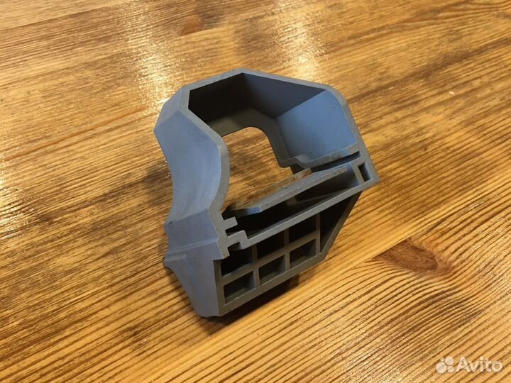 Крепление радиатора нижнее правое BMW E87 N47