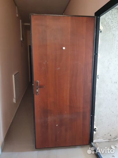 Дверь входная металлическая новая