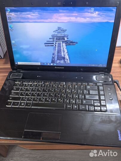 Ноутбук Lenovo y560